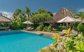 Gorgeous Beachfront Villa Lovina