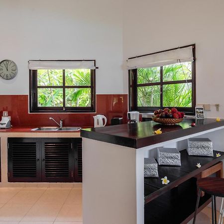 Gorgeous Beachfront Villa Lovina Banjar  Esterno foto