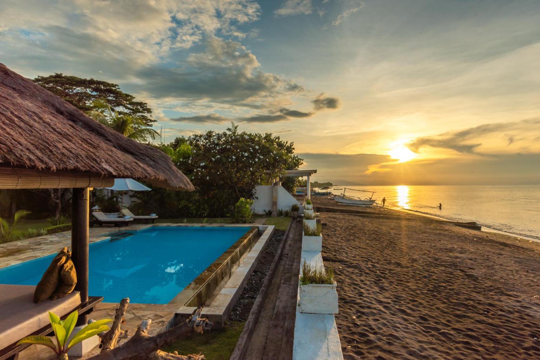 Gorgeous Beachfront Villa Lovina Banjar  Esterno foto
