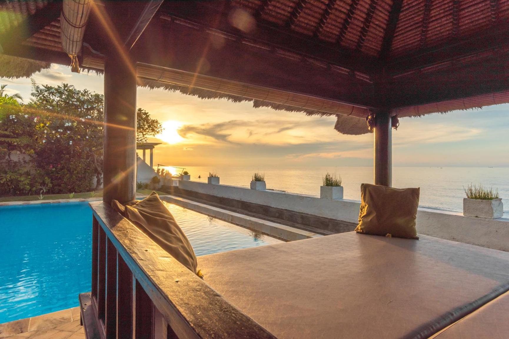 Gorgeous Beachfront Villa Lovina Banjar  Esterno foto