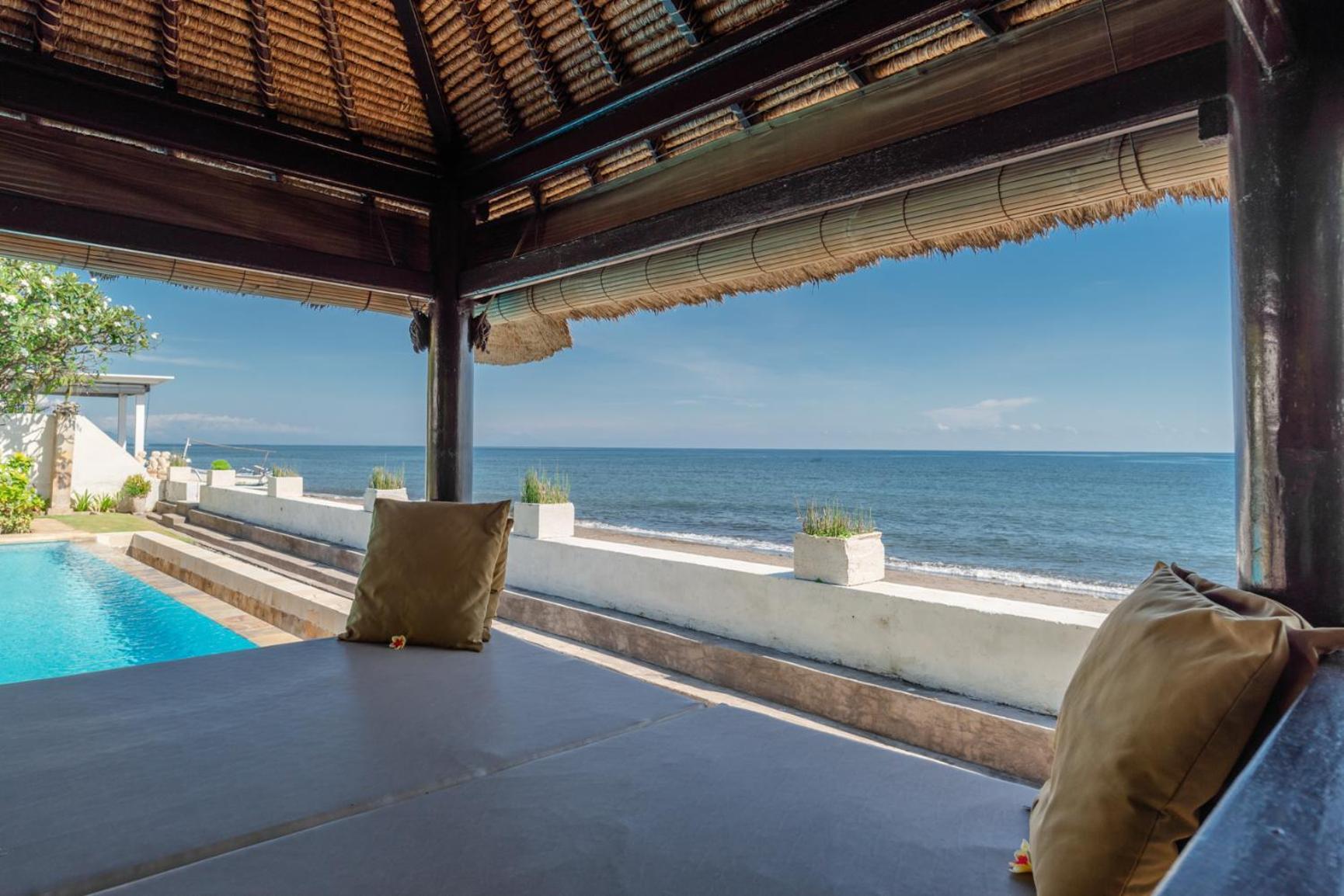 Gorgeous Beachfront Villa Lovina Banjar  Esterno foto