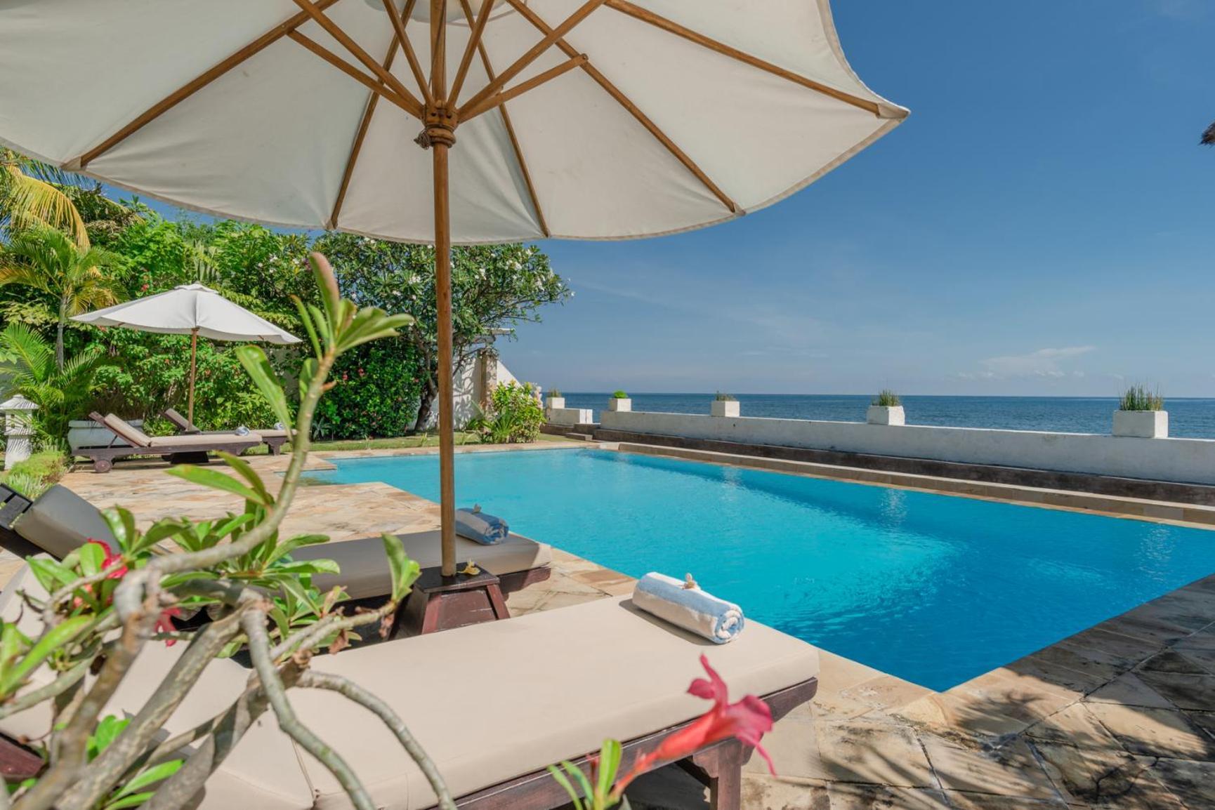 Gorgeous Beachfront Villa Lovina Banjar  Esterno foto